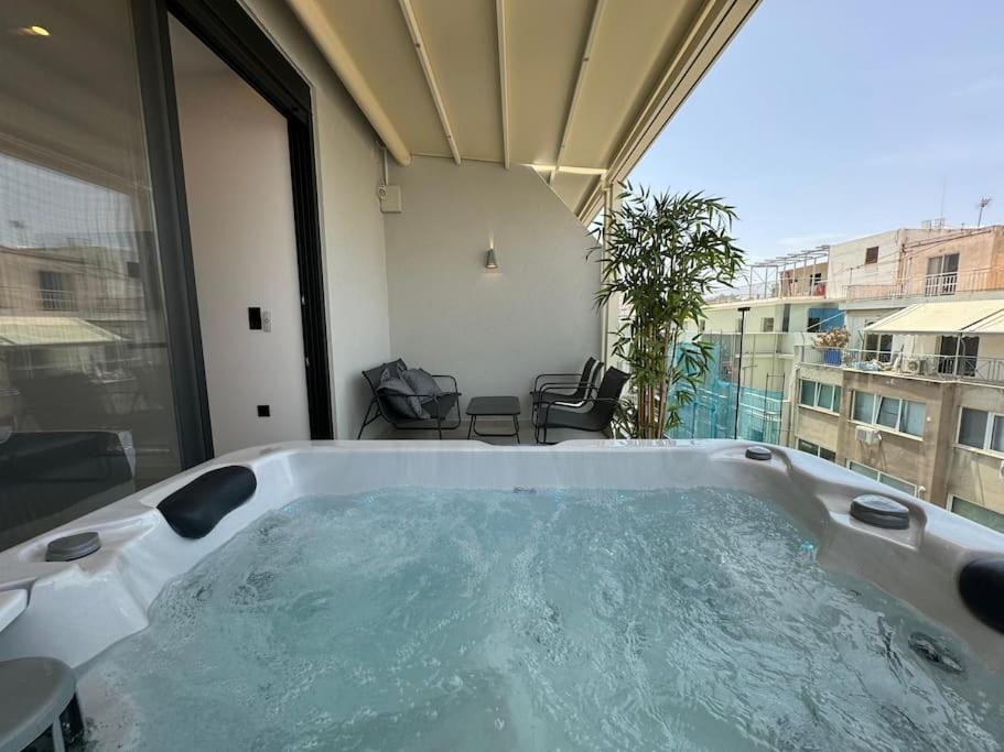 Bluemotion - Centralsuite 6Β Piraeus Bagian luar foto