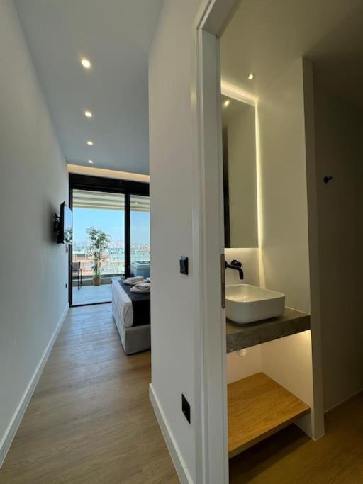 Bluemotion - Centralsuite 6Β Piraeus Bagian luar foto