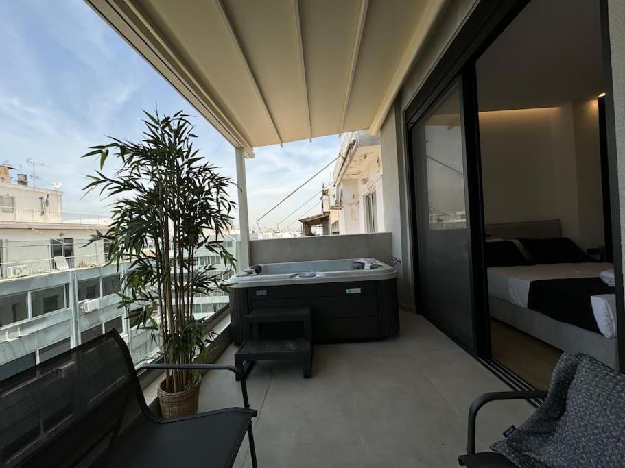 Bluemotion - Centralsuite 6Β Piraeus Bagian luar foto